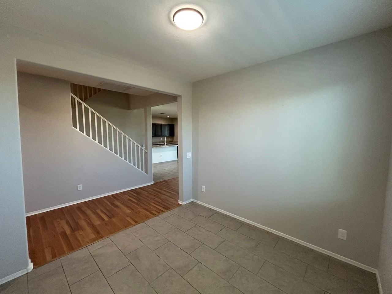 17922 W Tina Ln - Photo 7 of 25