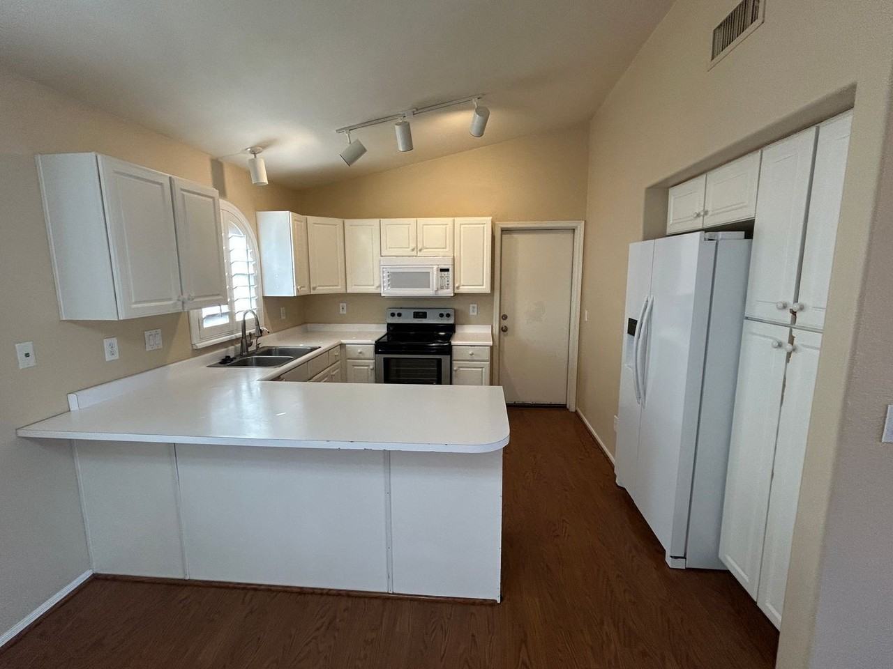 12813 W Palm Ln - Photo 2 of 13