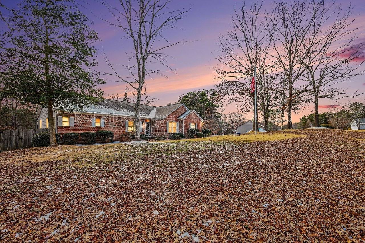 1760 Jacobs Way - Photo 3 of 23