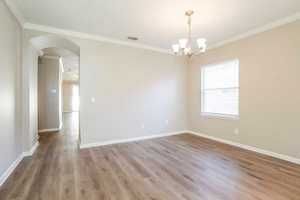 3092 Litchfield Dr - Photo 6 of 16