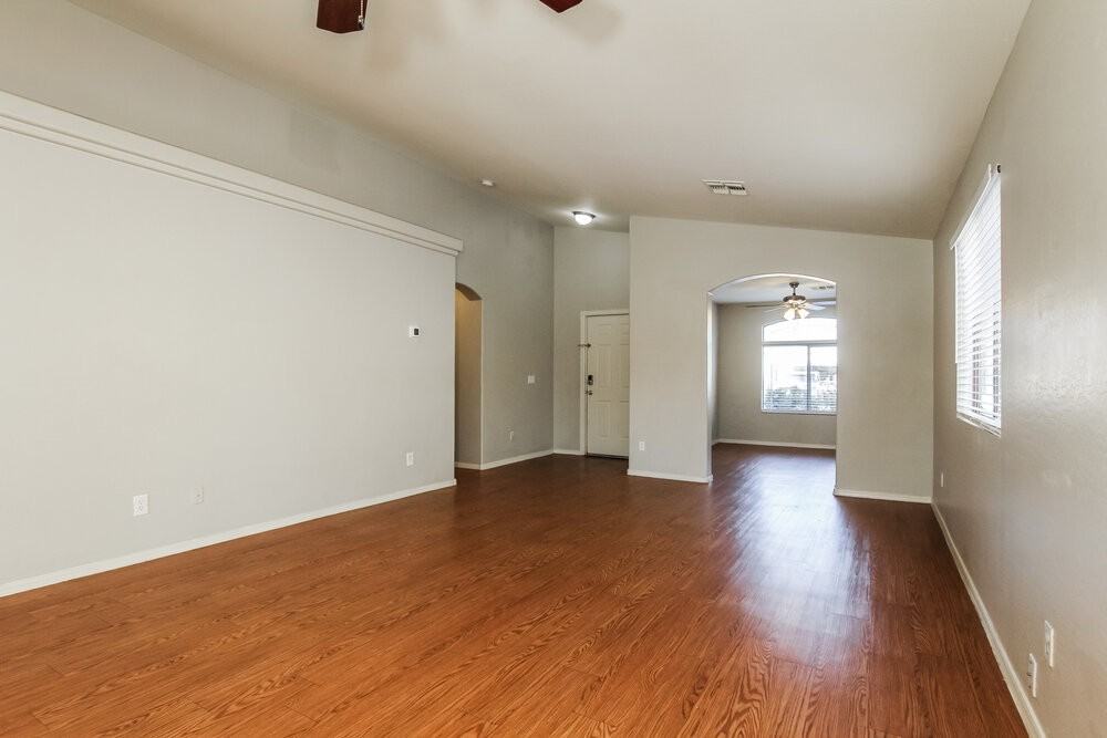 3329 W Wayland Dr - Photo 5 of 16