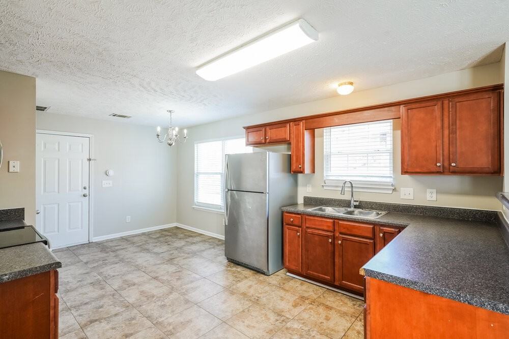 127 Lyndhurst Dr - Photo 6 of 17