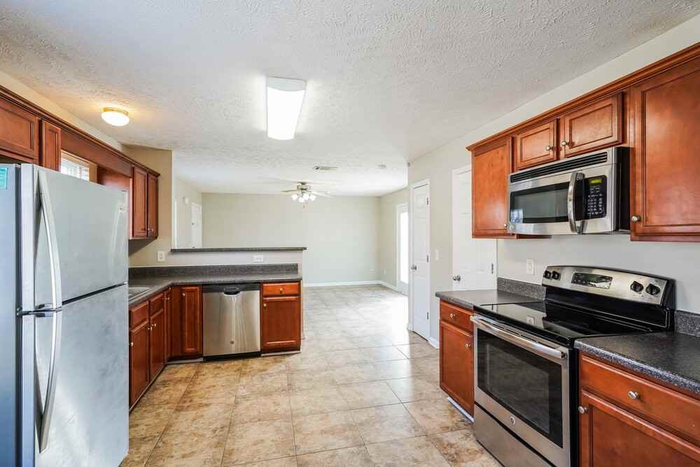 127 Lyndhurst Dr - Photo 7 of 17