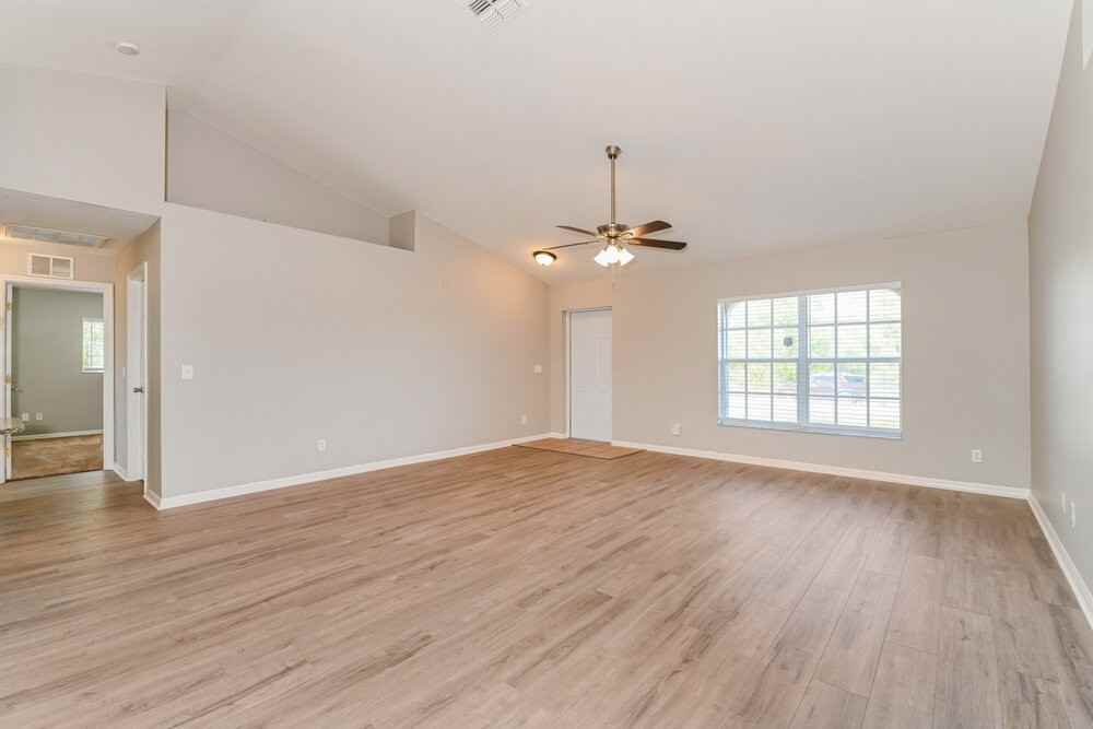 106 Pageant St - Photo 4 of 16