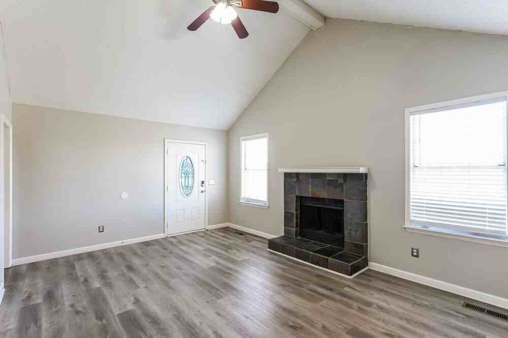 126 Fergus Rd - Photo 3 of 16