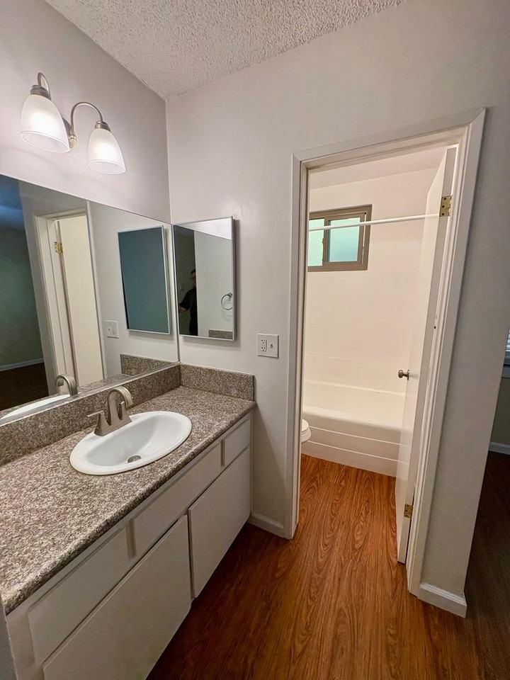 Temple Apartments - Photo 5 of 18