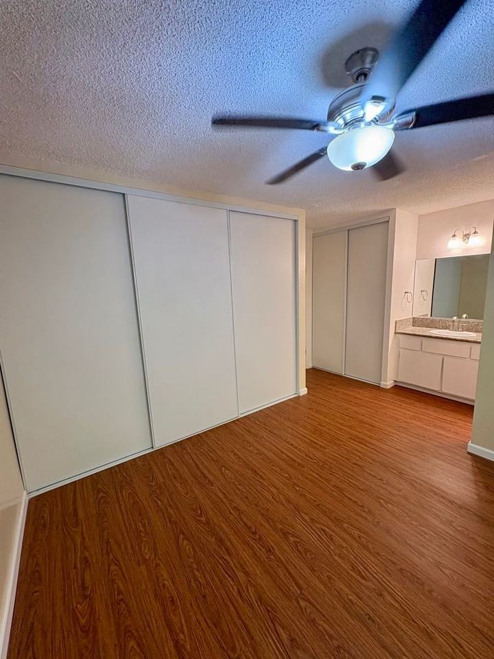 Temple Apartments - Photo 6 of 18