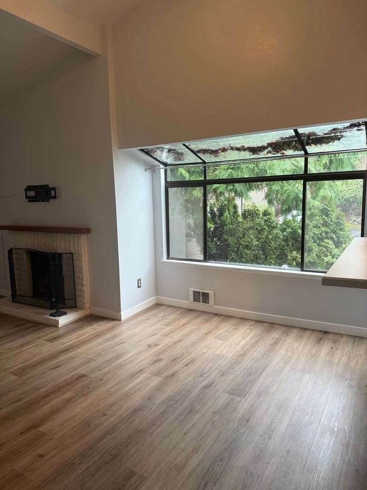 10012 Ne 122nd St #D - Photo 4 of 25