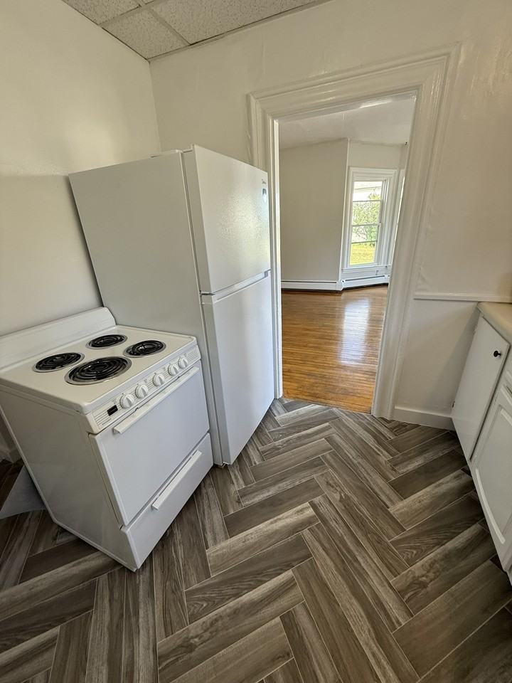 55 Davis St #1 - Photo 3 of 11