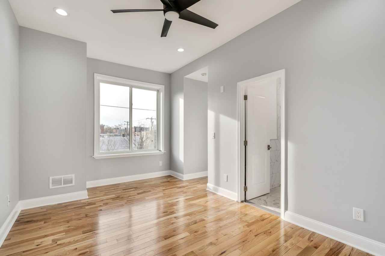 1544 W York St #B - Photo 4 of 13