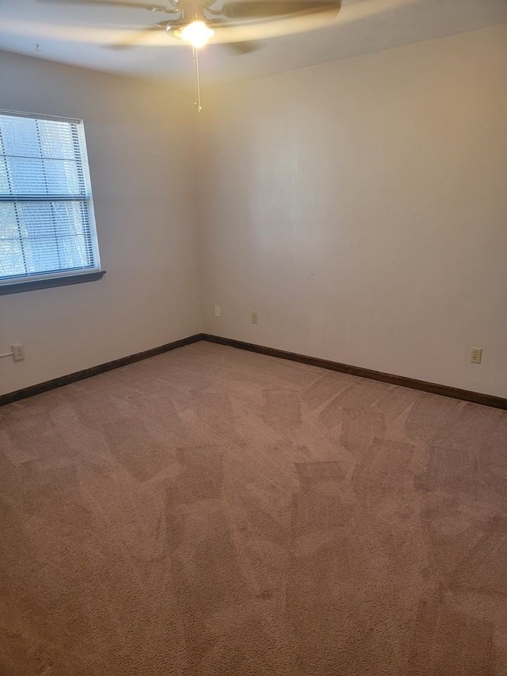 2993 Woodrich Dr #C - Photo 2 of 8