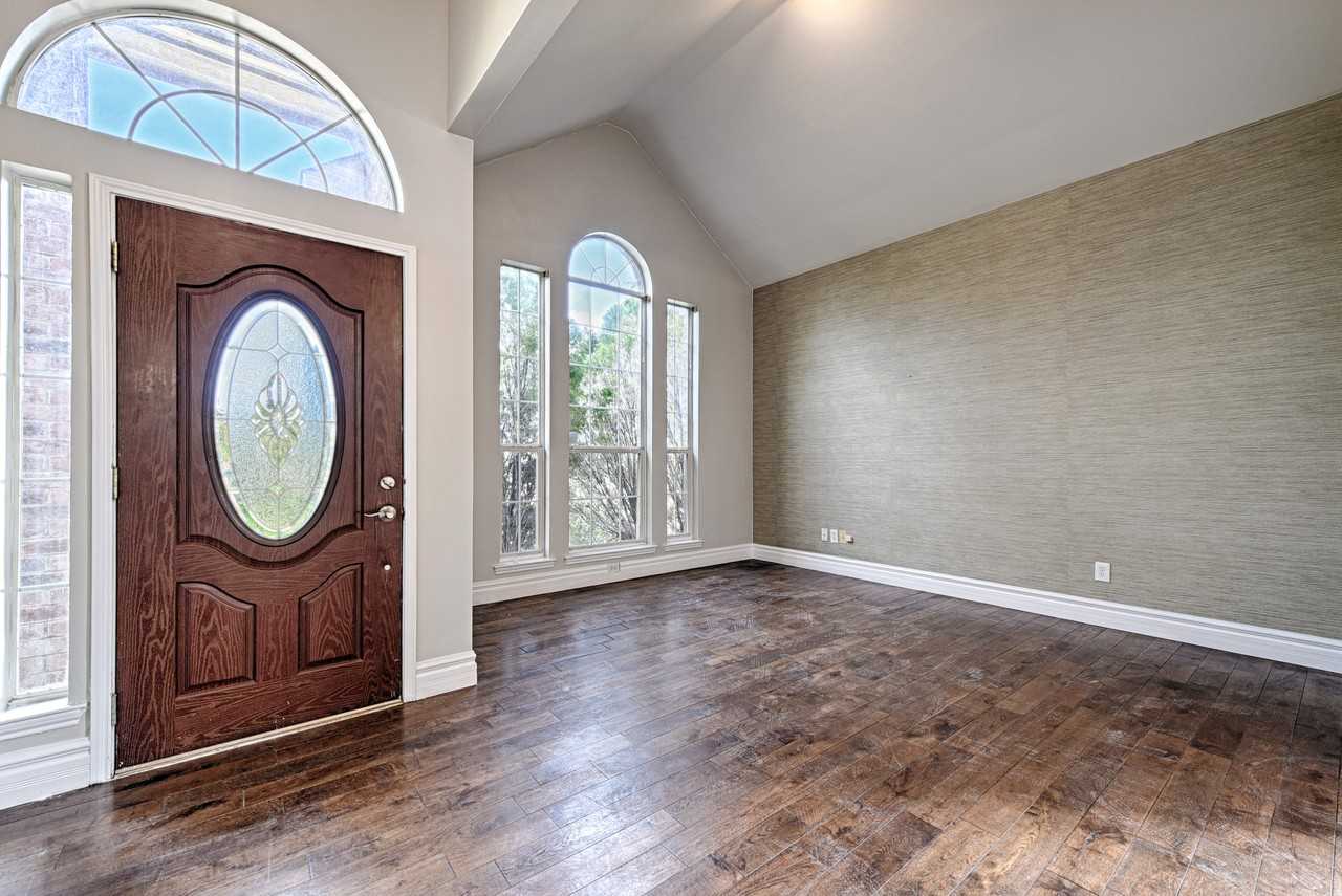 827 Sunflower Trl - Photo 3 of 26