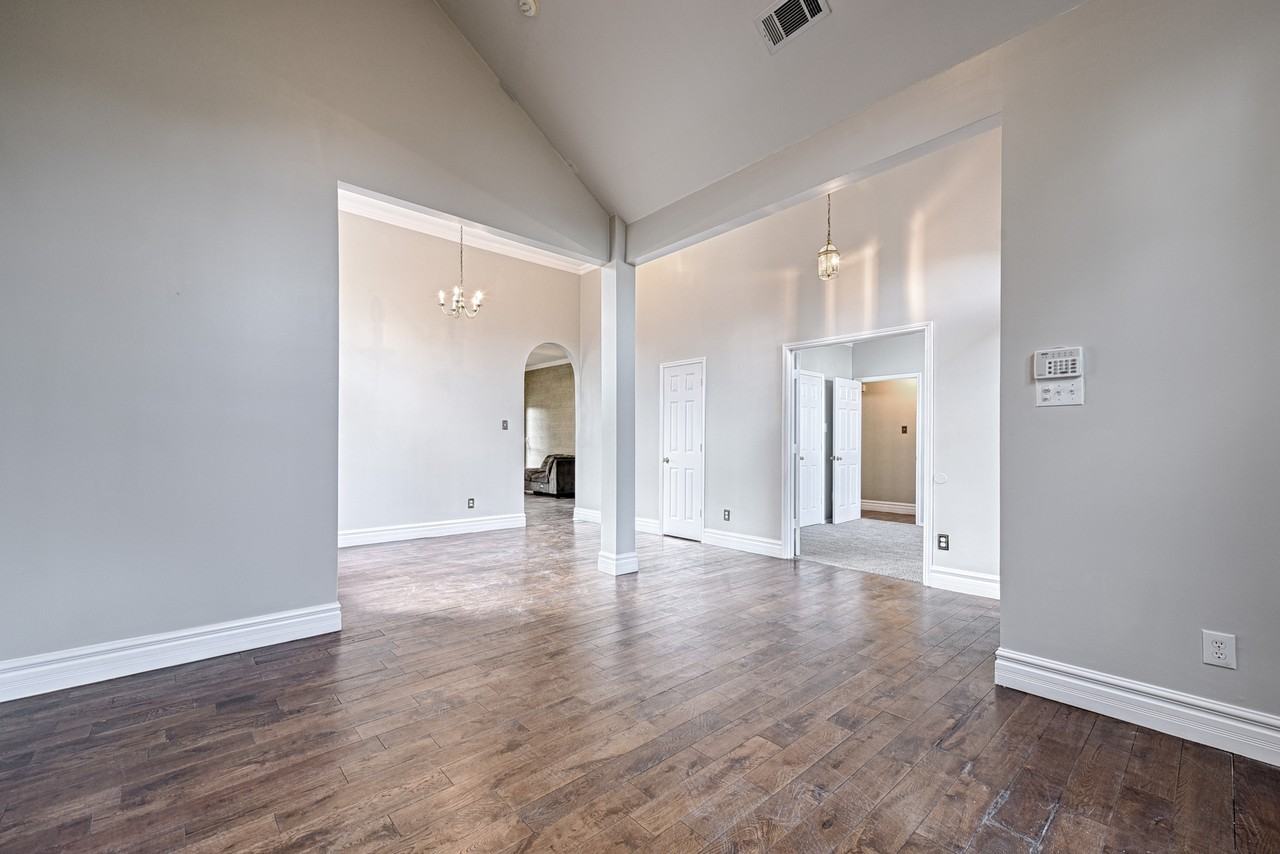 827 Sunflower Trl - Photo 5 of 26