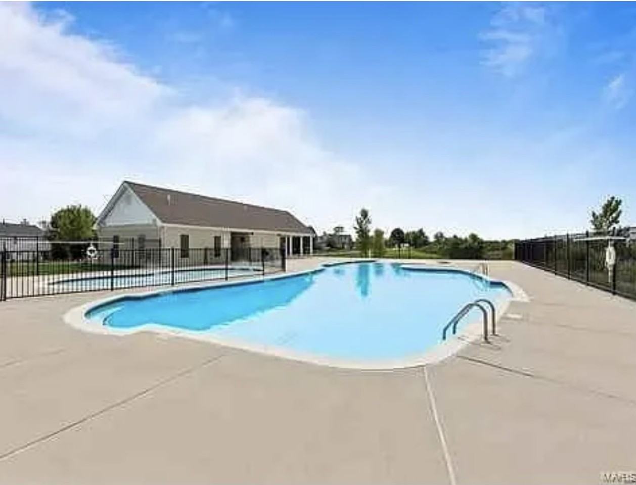 708 Harbor Woods Dr #D - Photo 2 of 17