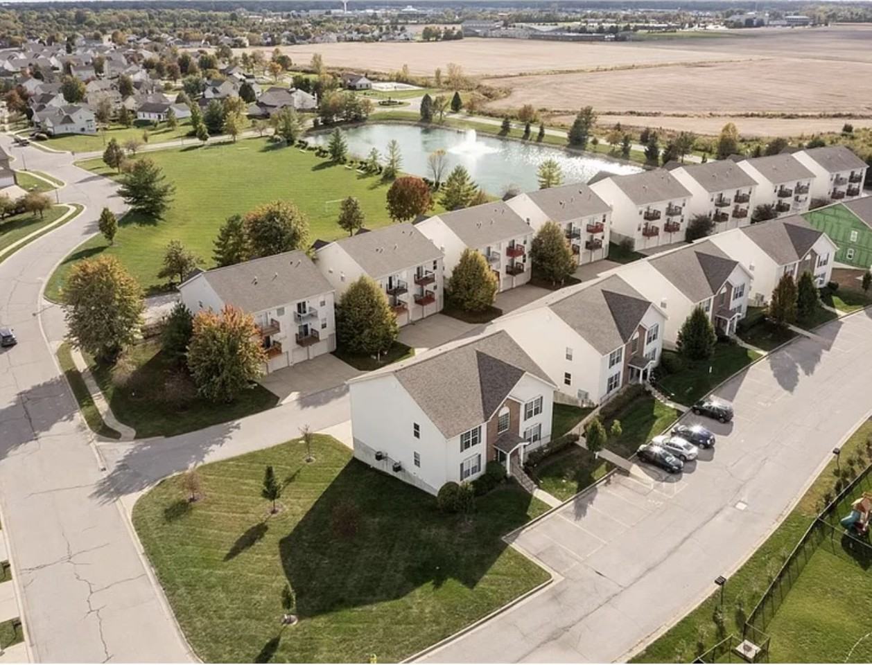 708 Harbor Woods Dr #D - Photo 5 of 17