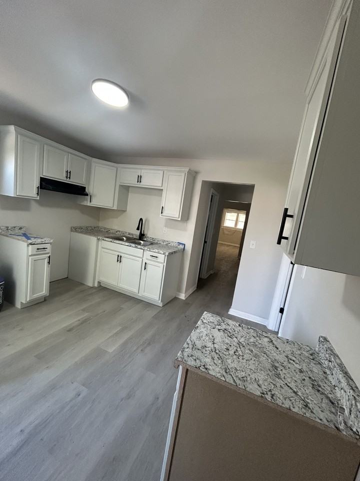 714 S 40th St #2 - Photo 5 of 5