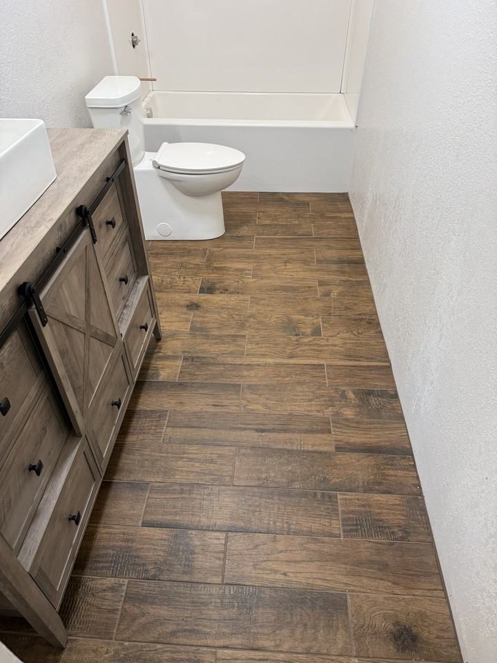 804 Humphrey St #806 - Photo 3 of 11