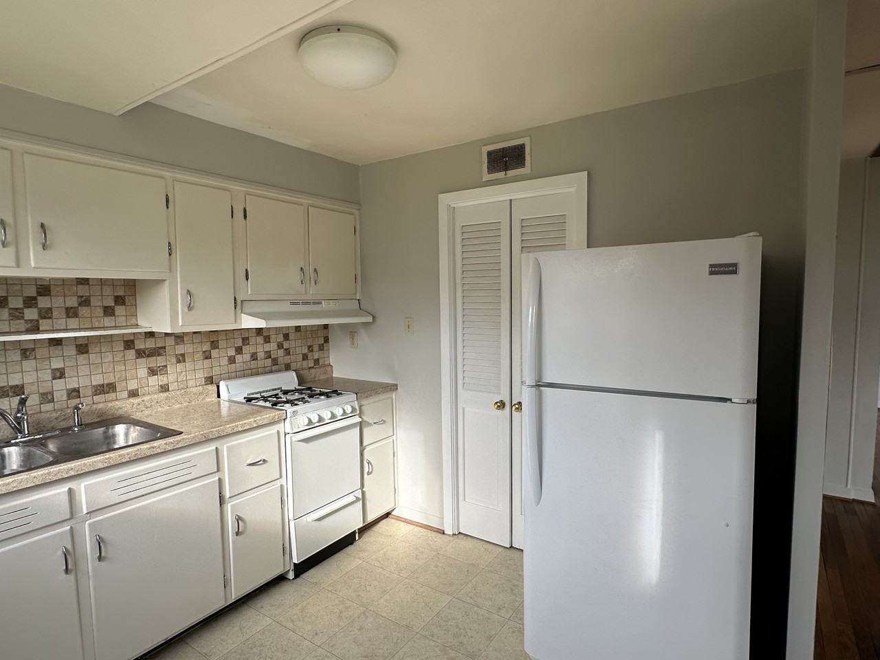 17th St - Photo 2 of 13