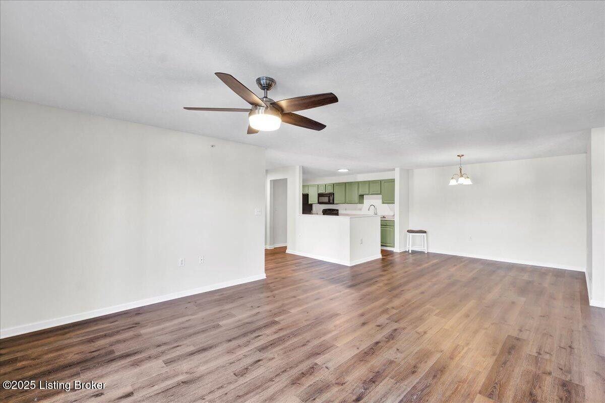 6406 Shelton Cir - Photo 6 of 36