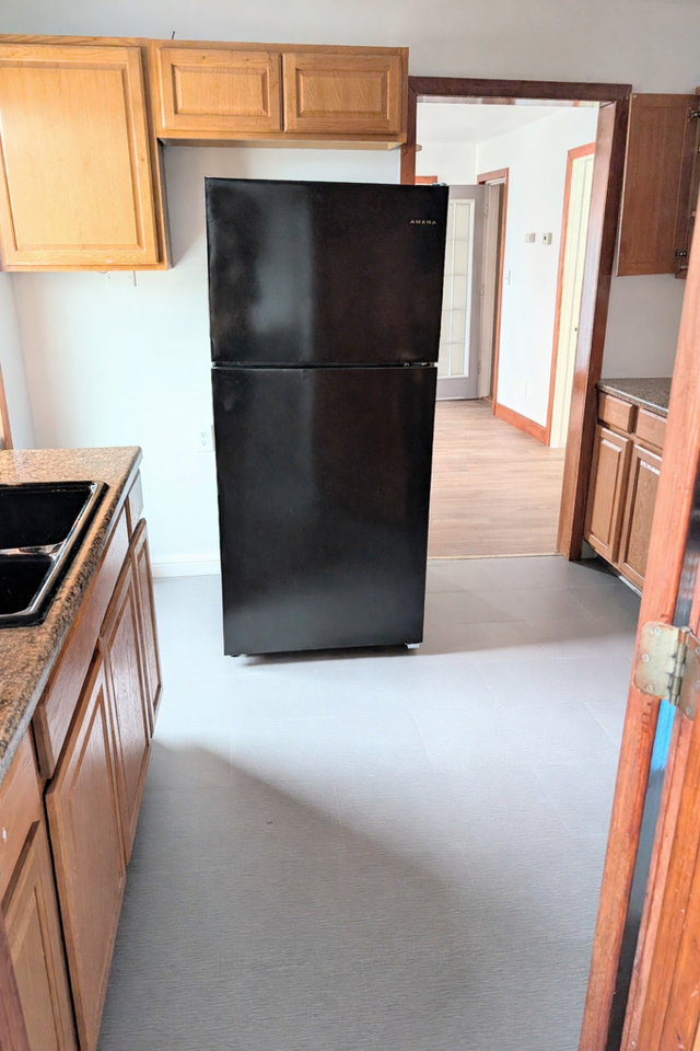 616 Reynolds St #2-2BD - Photo 4 of 8