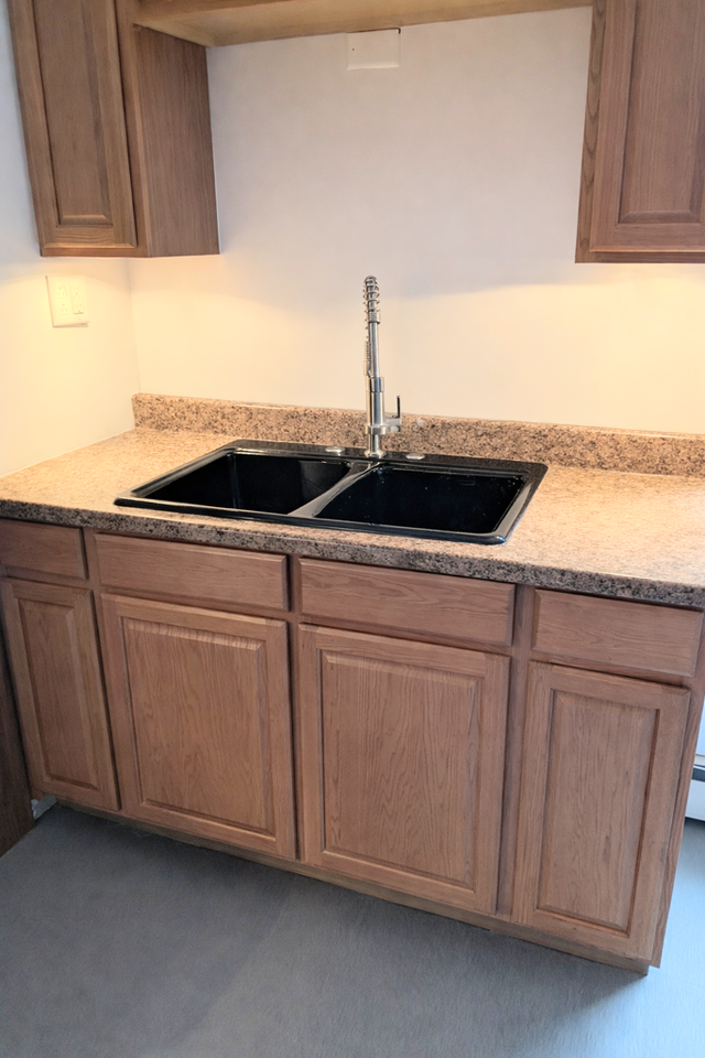 616 Reynolds St #2-2BD - Photo 5 of 8