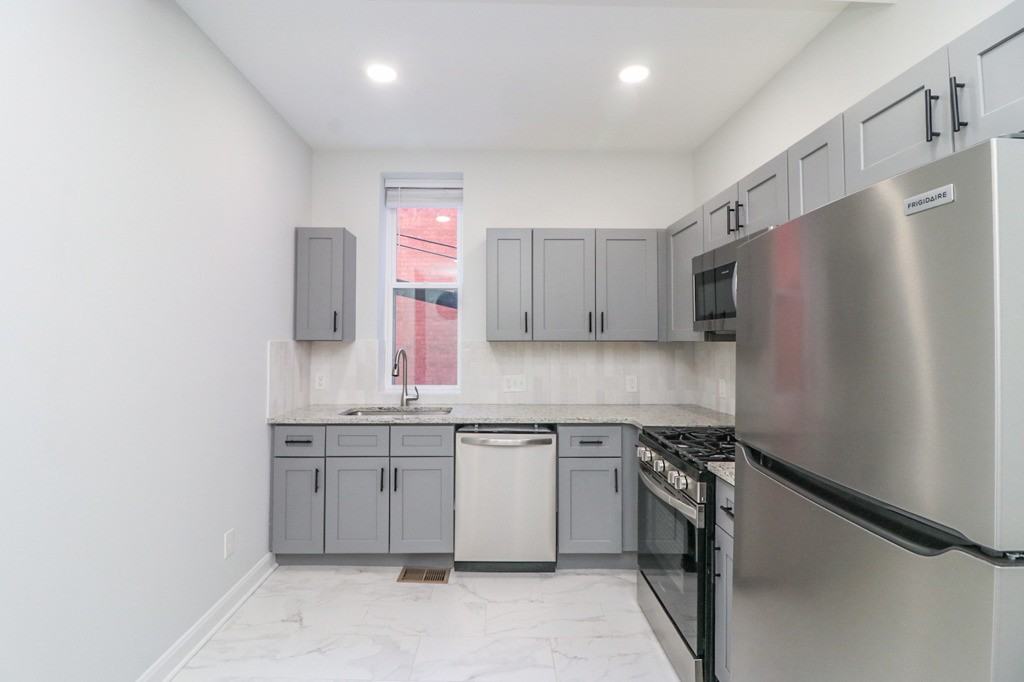 2228 Kemper Ln #4 - Photo 6 of 18