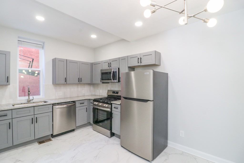 2228 Kemper Ln #4 - Photo 6 of 16