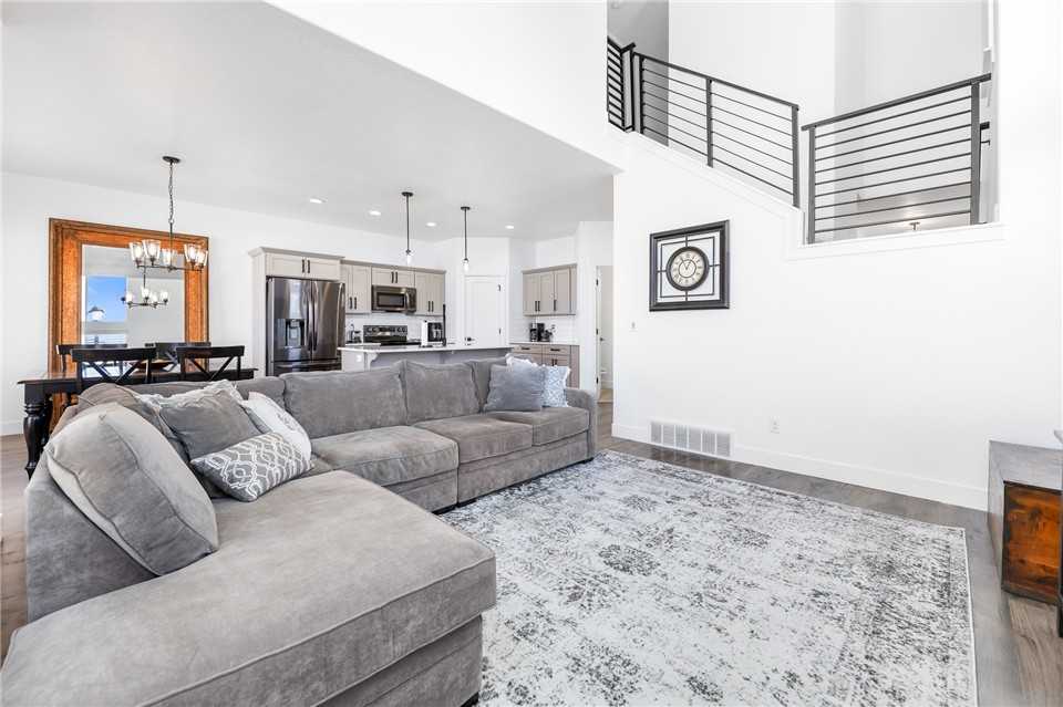 5108 W Tyce Ln - Photo 4 of 50