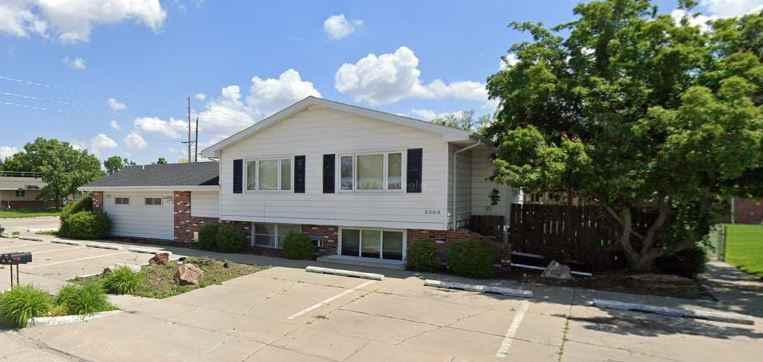 3303 28th St - Photo 2 of 10