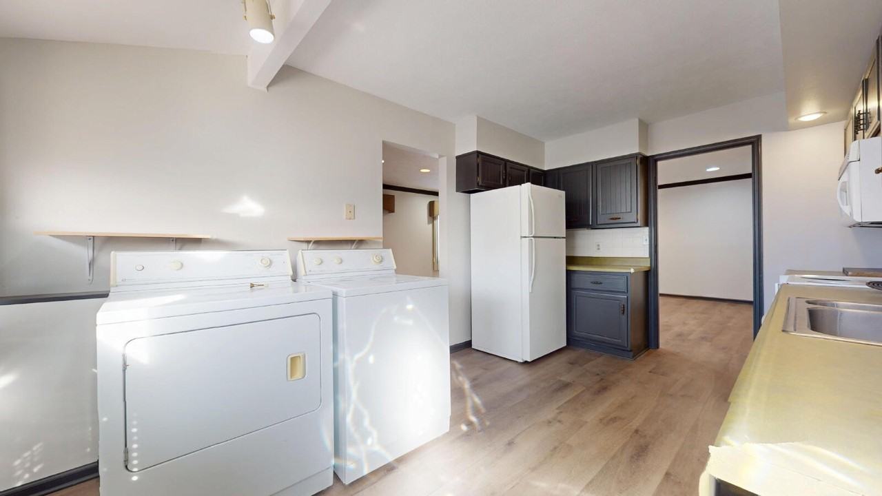 3303 28th St - Photo 7 of 10