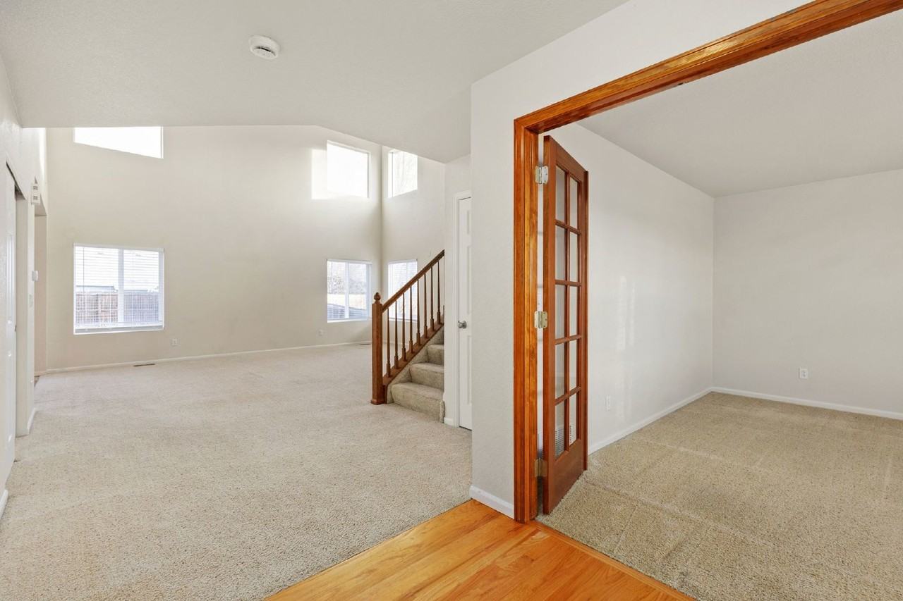 5727 Skyline Ave - Photo 4 of 26