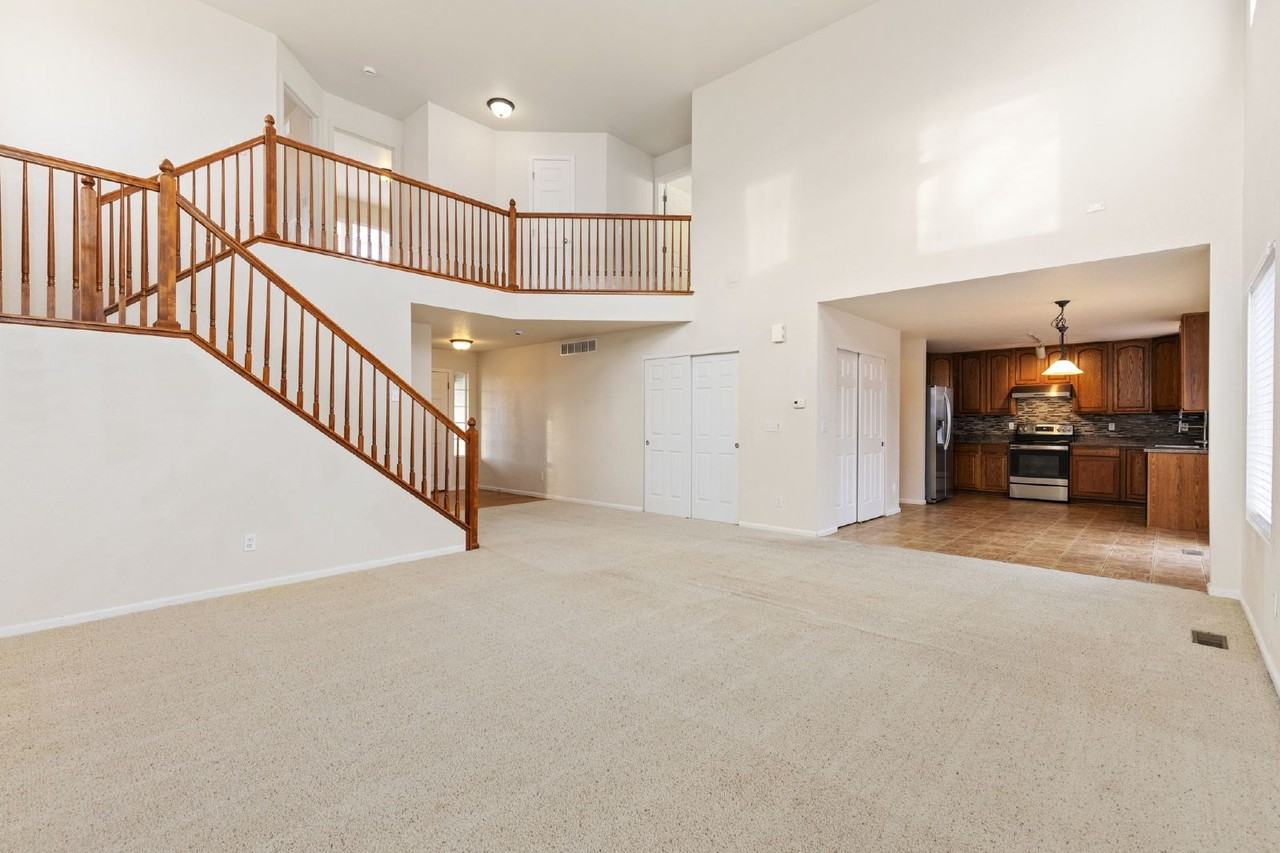 5727 Skyline Ave - Photo 7 of 26