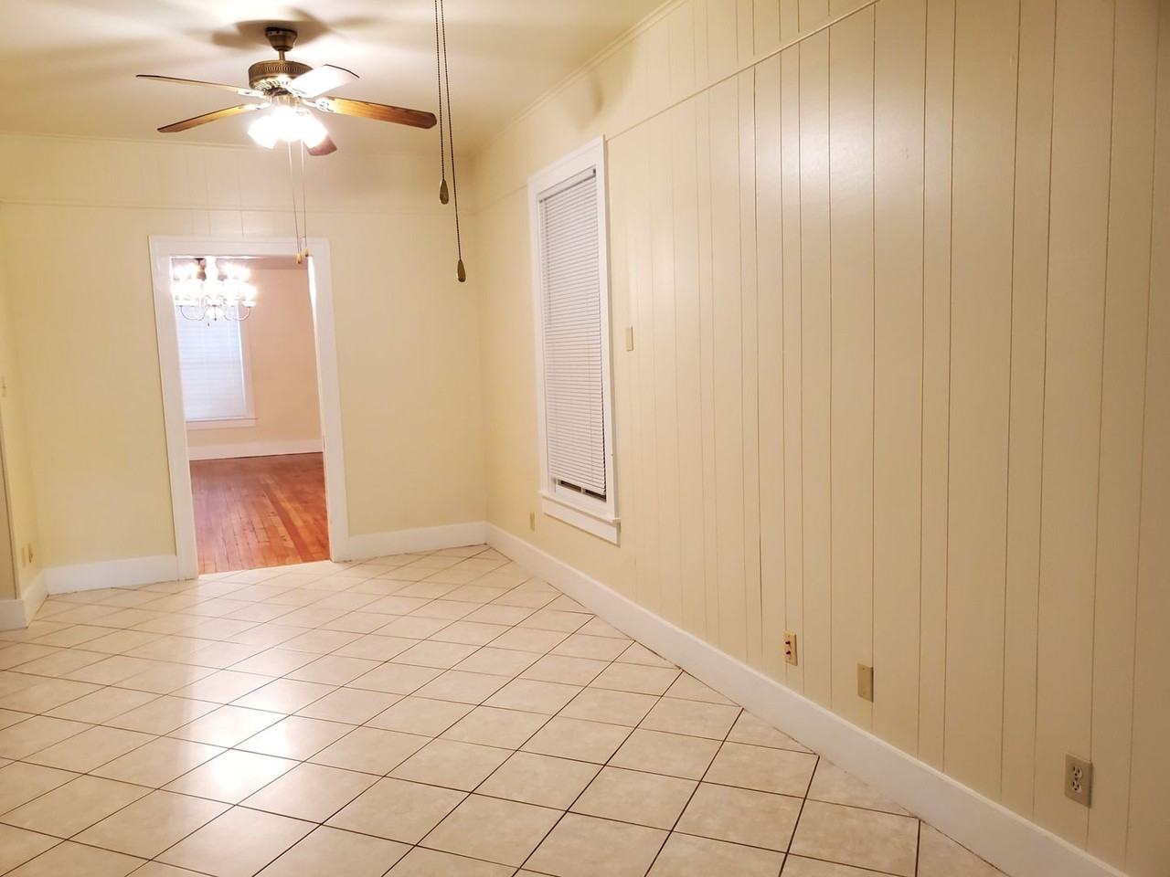 3115 Avenue Q - Photo 6 of 13