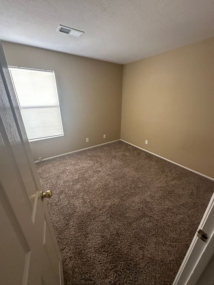 1665 Perma Dr Ne - Photo 5 of 8