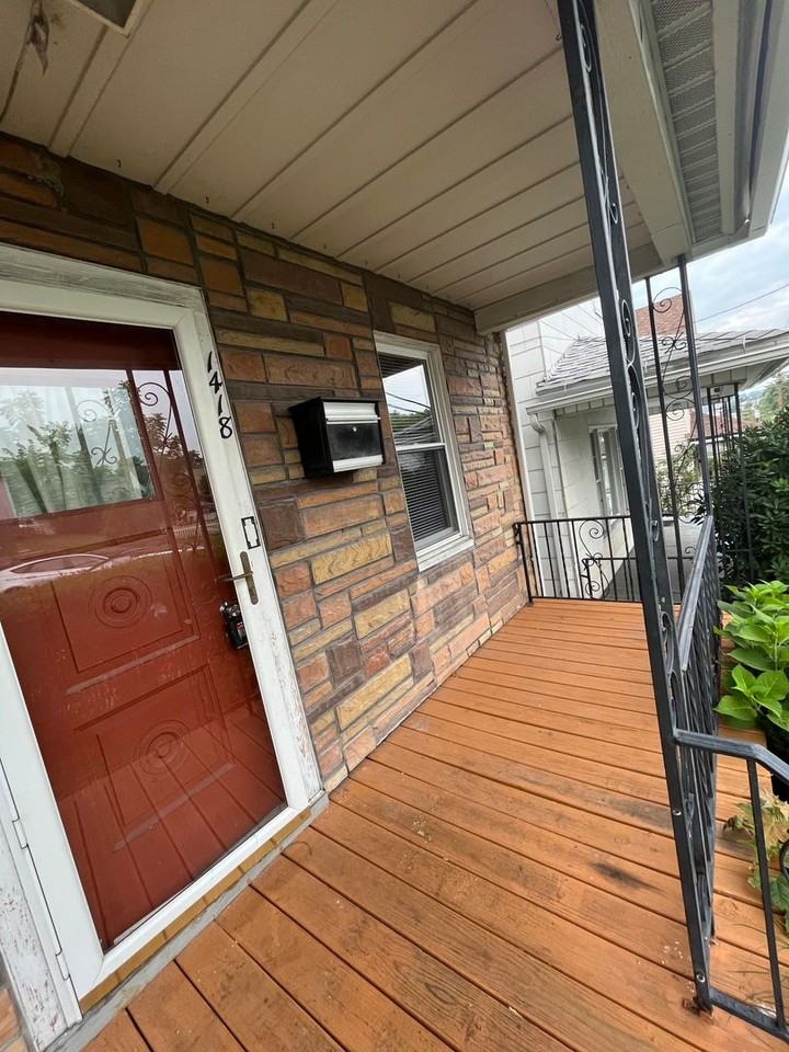 1418 S Webster Ave - Photo 2 of 17