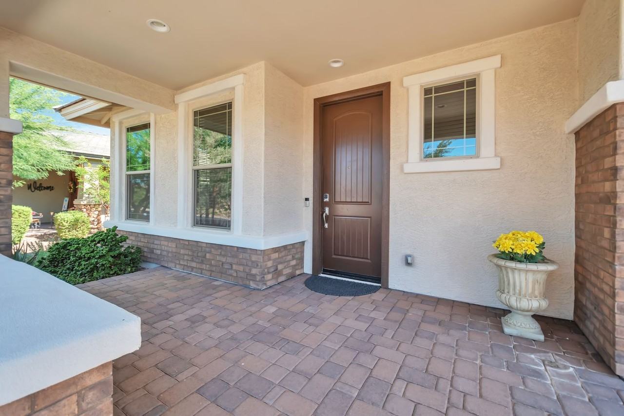 5653 S Winchester - Photo 2 of 38