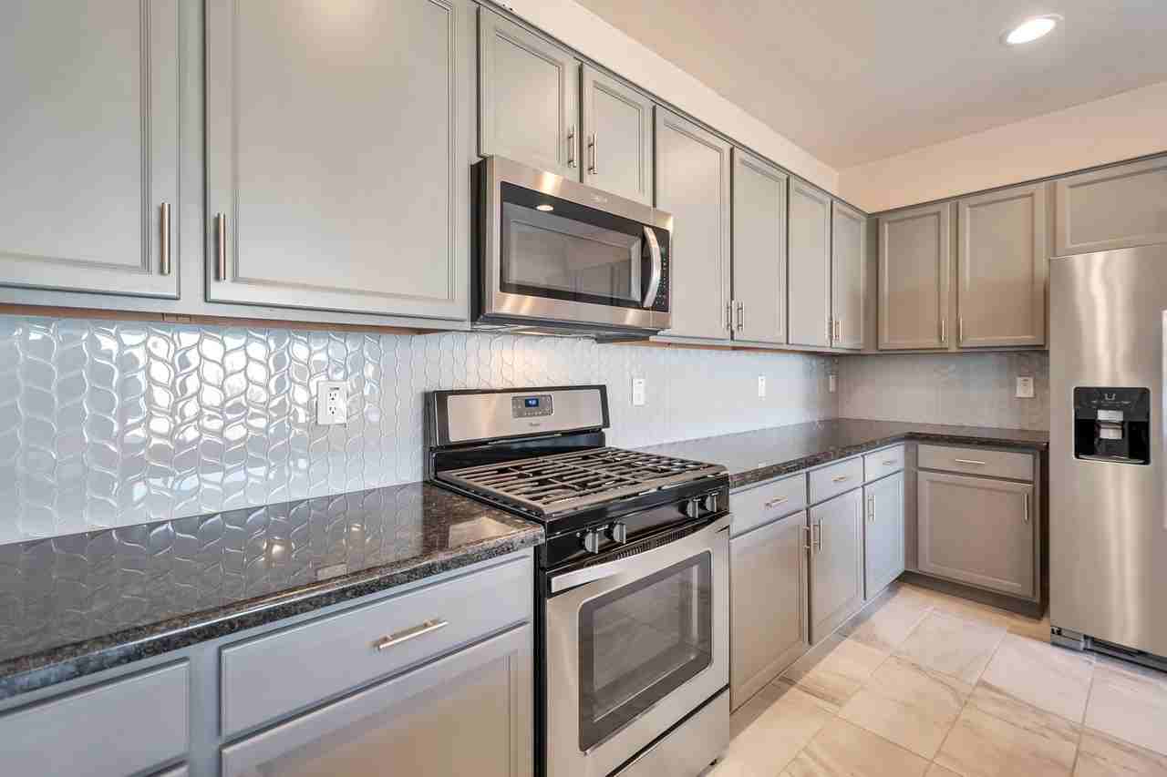 5653 S Winchester - Photo 5 of 38