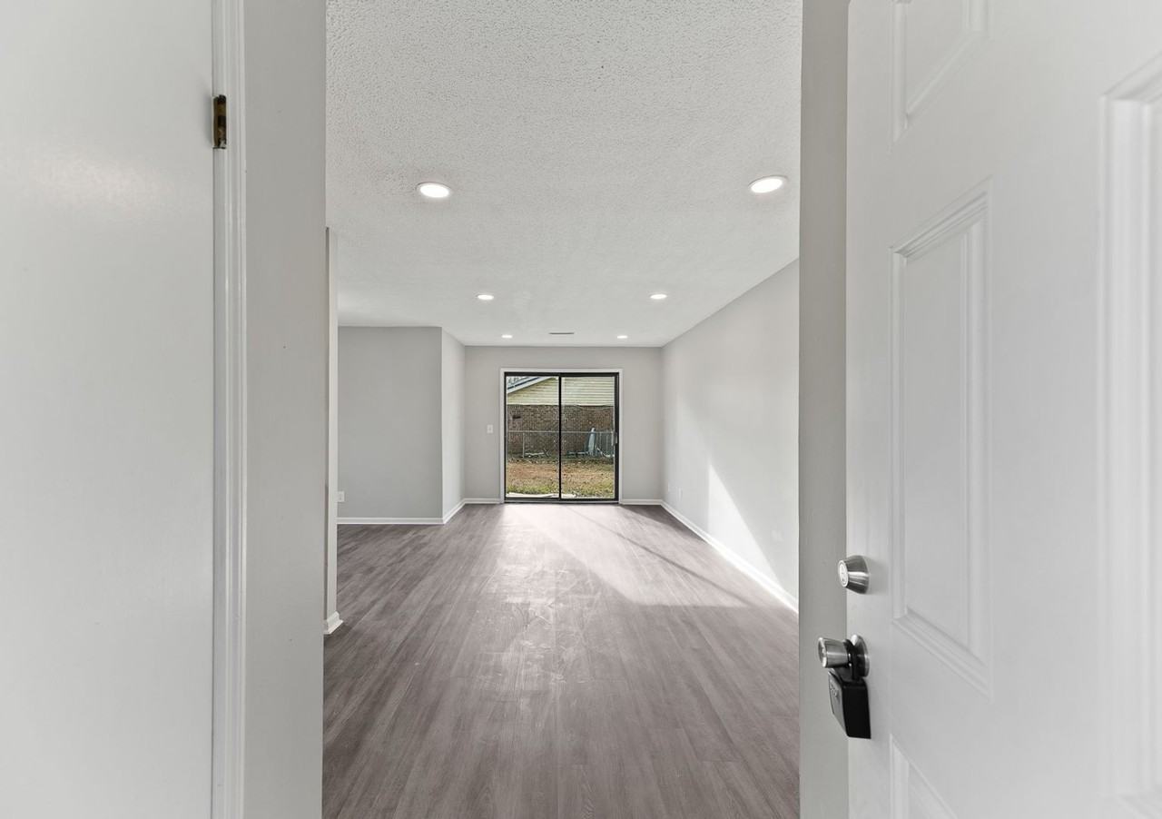 165 Hummingbird Ave - Photo 2 of 22