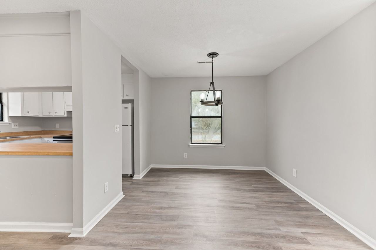 165 Hummingbird Ave - Photo 5 of 22