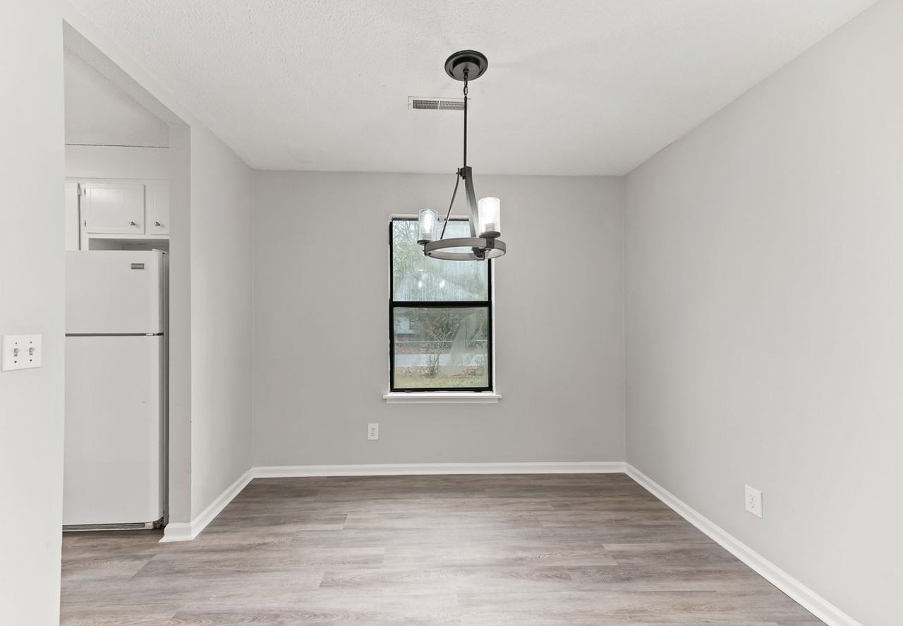 165 Hummingbird Ave - Photo 6 of 22