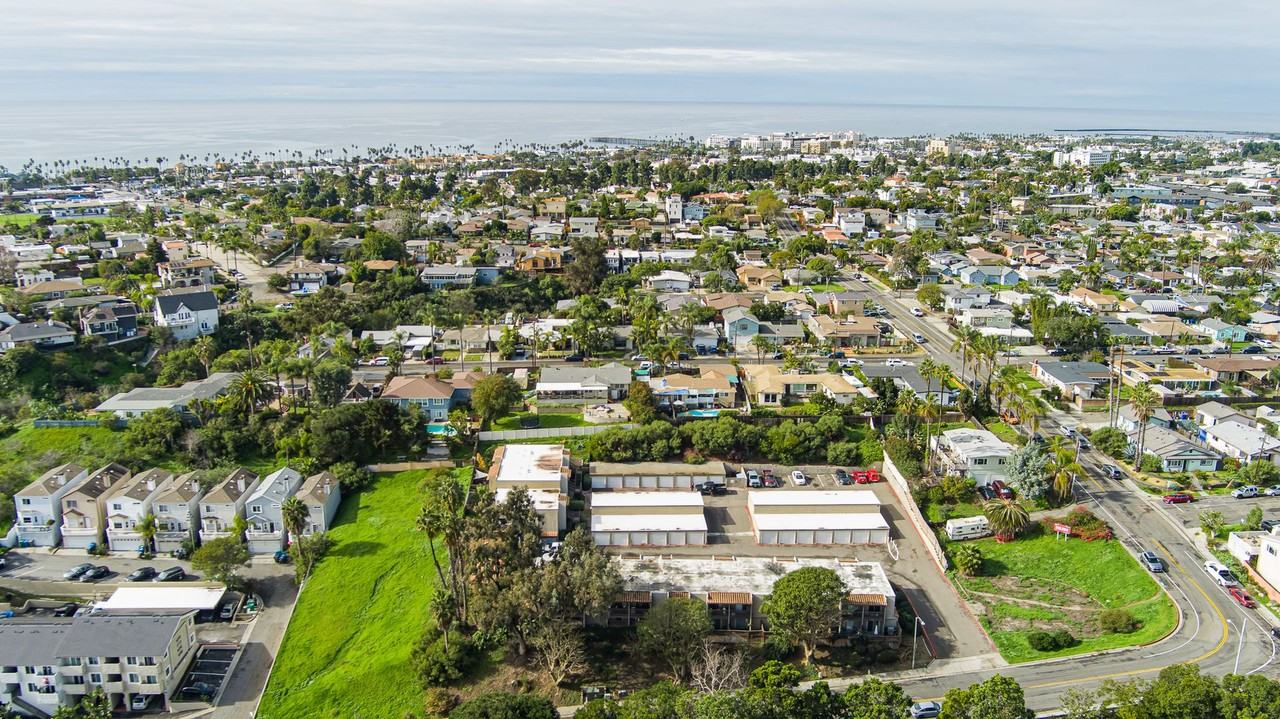 615 Vine St #28 - Photo 2 of 25