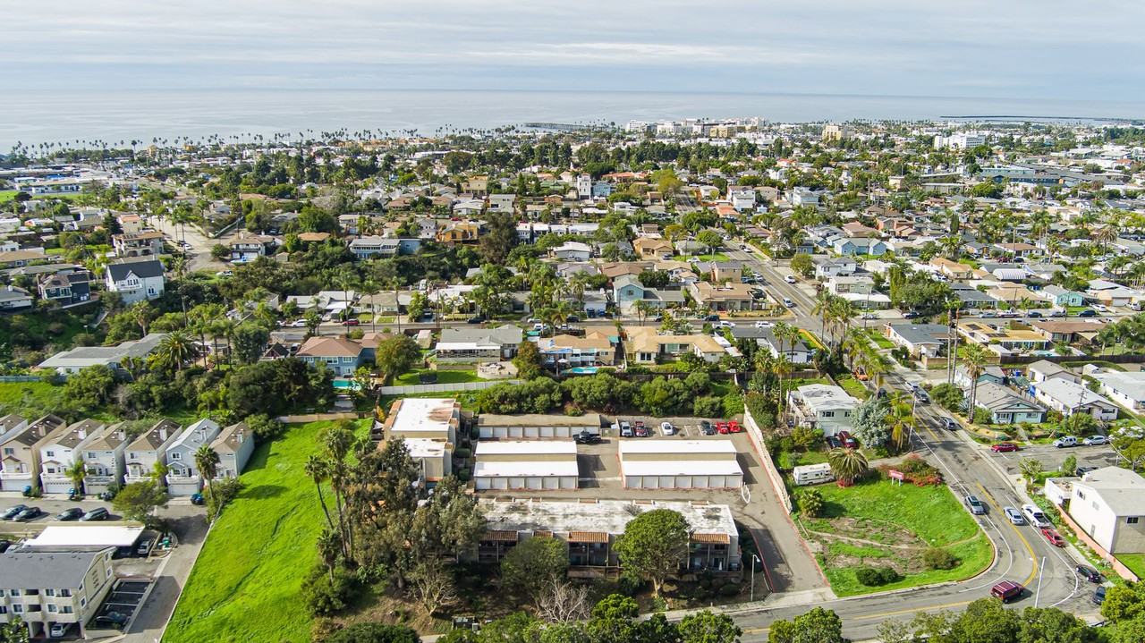 615 Vine St #28 - Photo 3 of 25