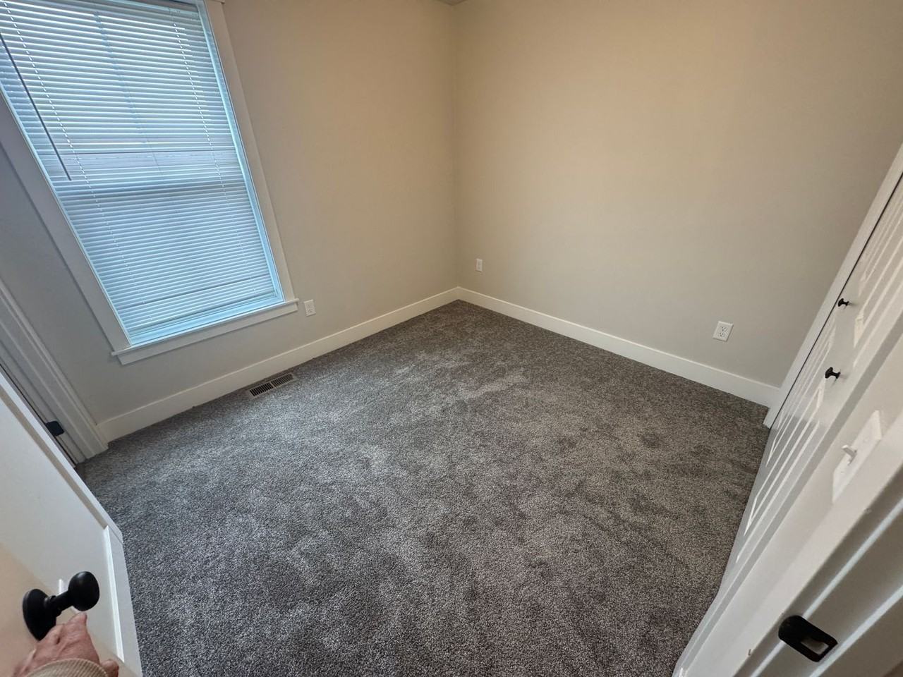 6089 Northstead Ave - Photo 3 of 11