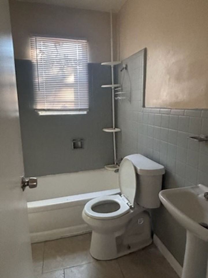 1934 Catalina Dr - Photo 6 of 11