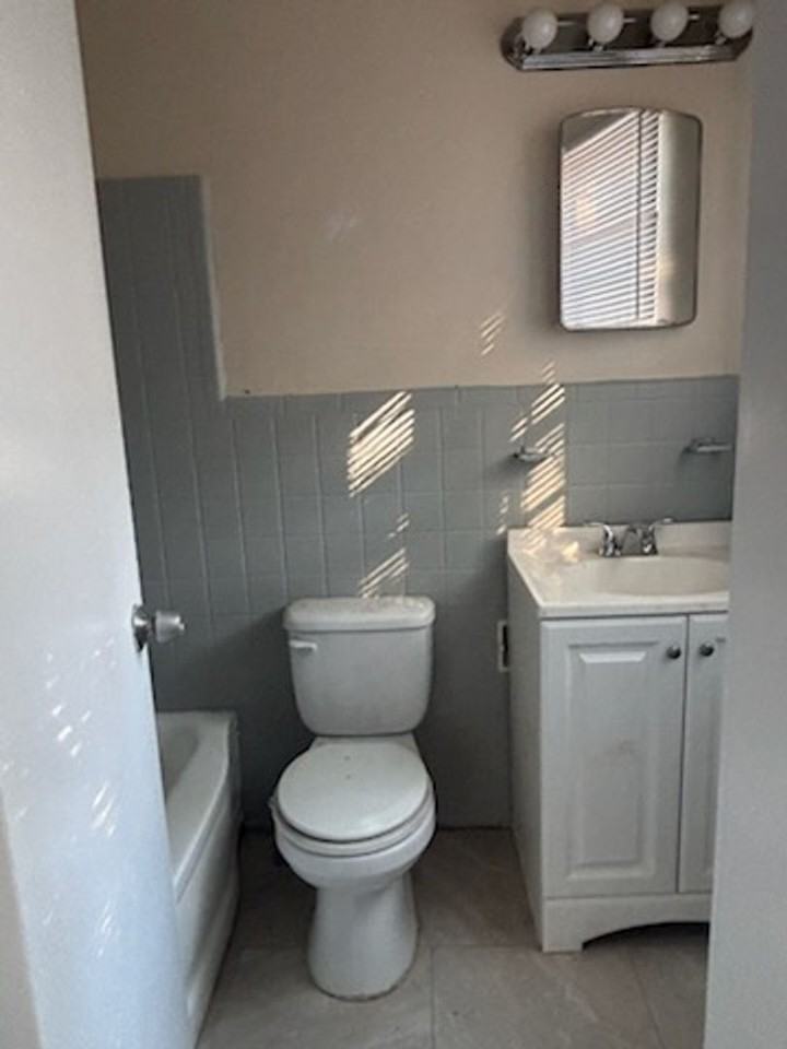 1934 Catalina Dr - Photo 7 of 11