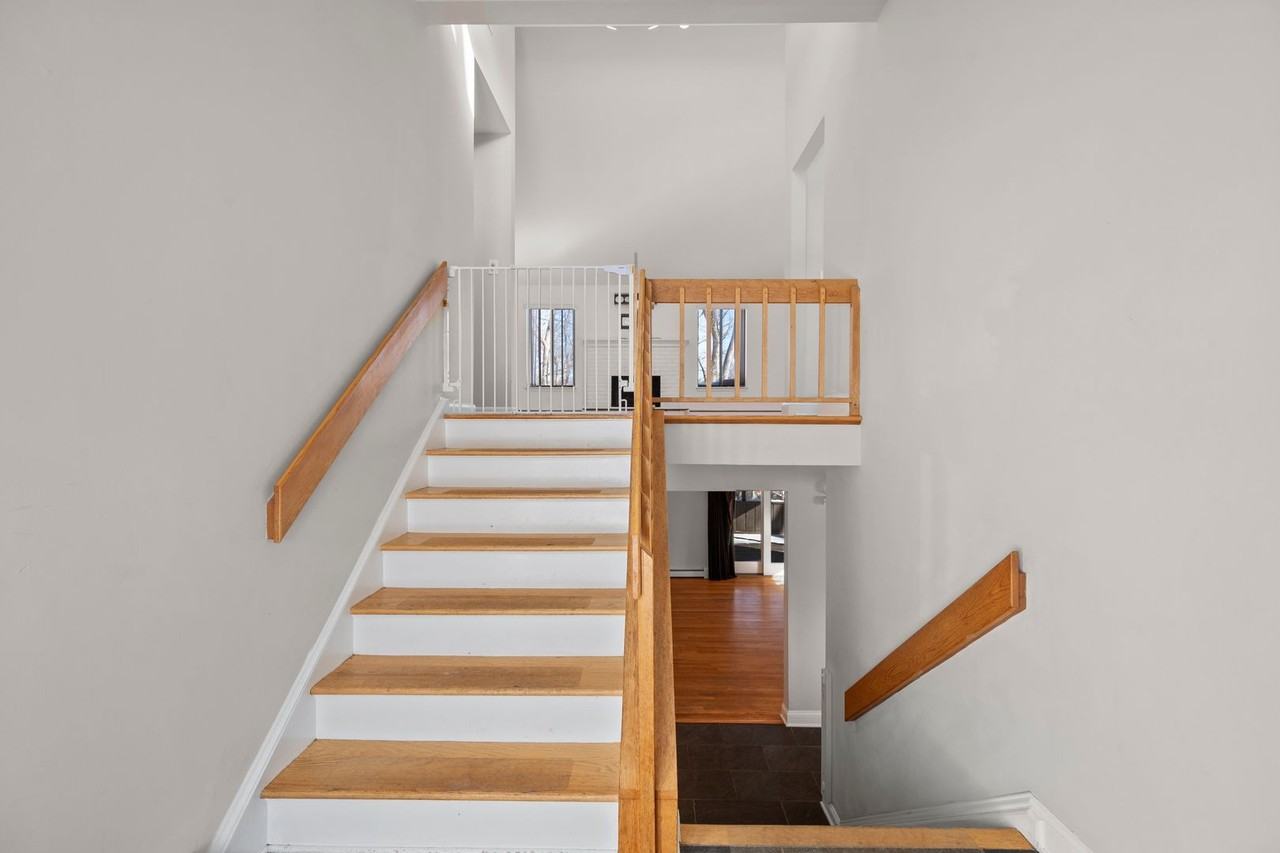 42 Maple Moor Ln - Photo 3 of 38