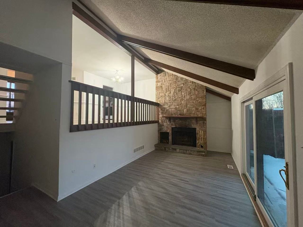 5449 Doral Dr - Photo 3 of 15