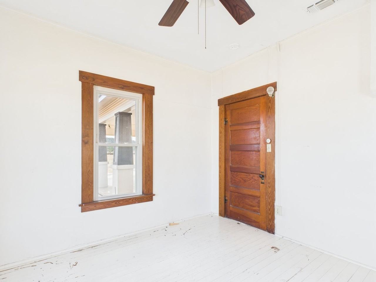 2401 Jack Rabbit Rd - Photo 3 of 19