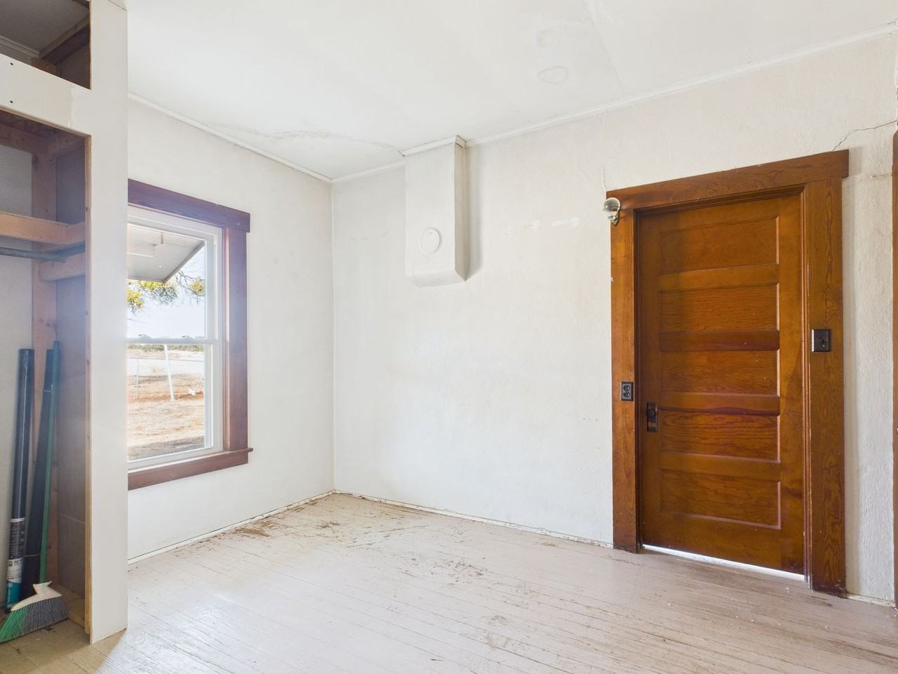 2401 Jack Rabbit Rd - Photo 5 of 19