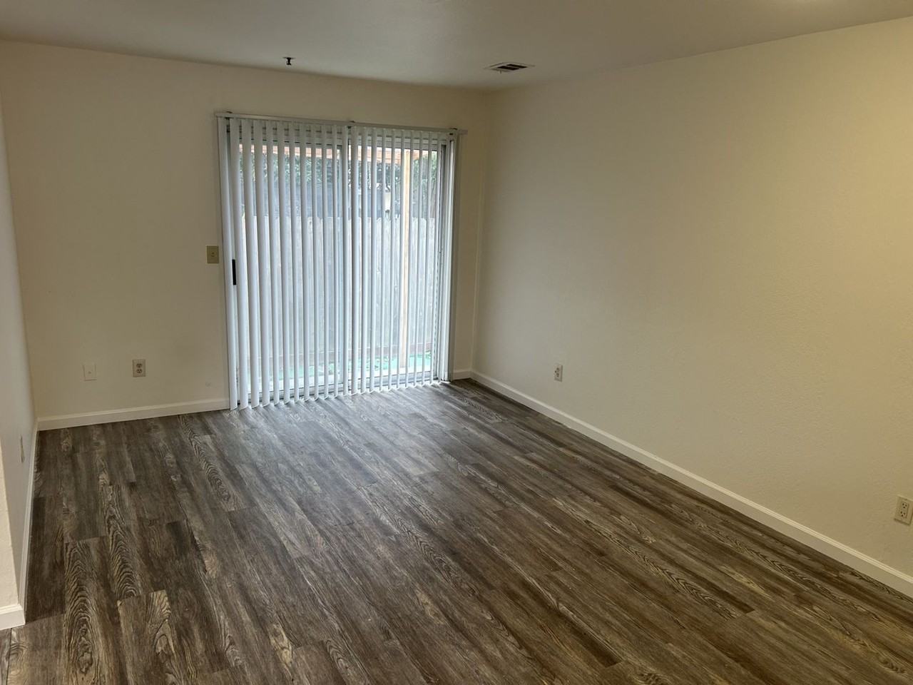 463 Coffield Ave - Photo 3 of 17